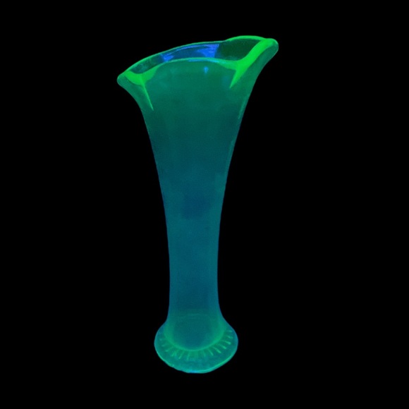 SOLDⓂ️ Vintage Uranium Green Depression Glass Ruffled Vase 10" Tall